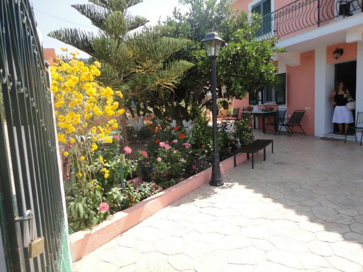 Artemis Superb 2 Bedroom Apartment 700 M Away From The Beach Minia Exterior foto